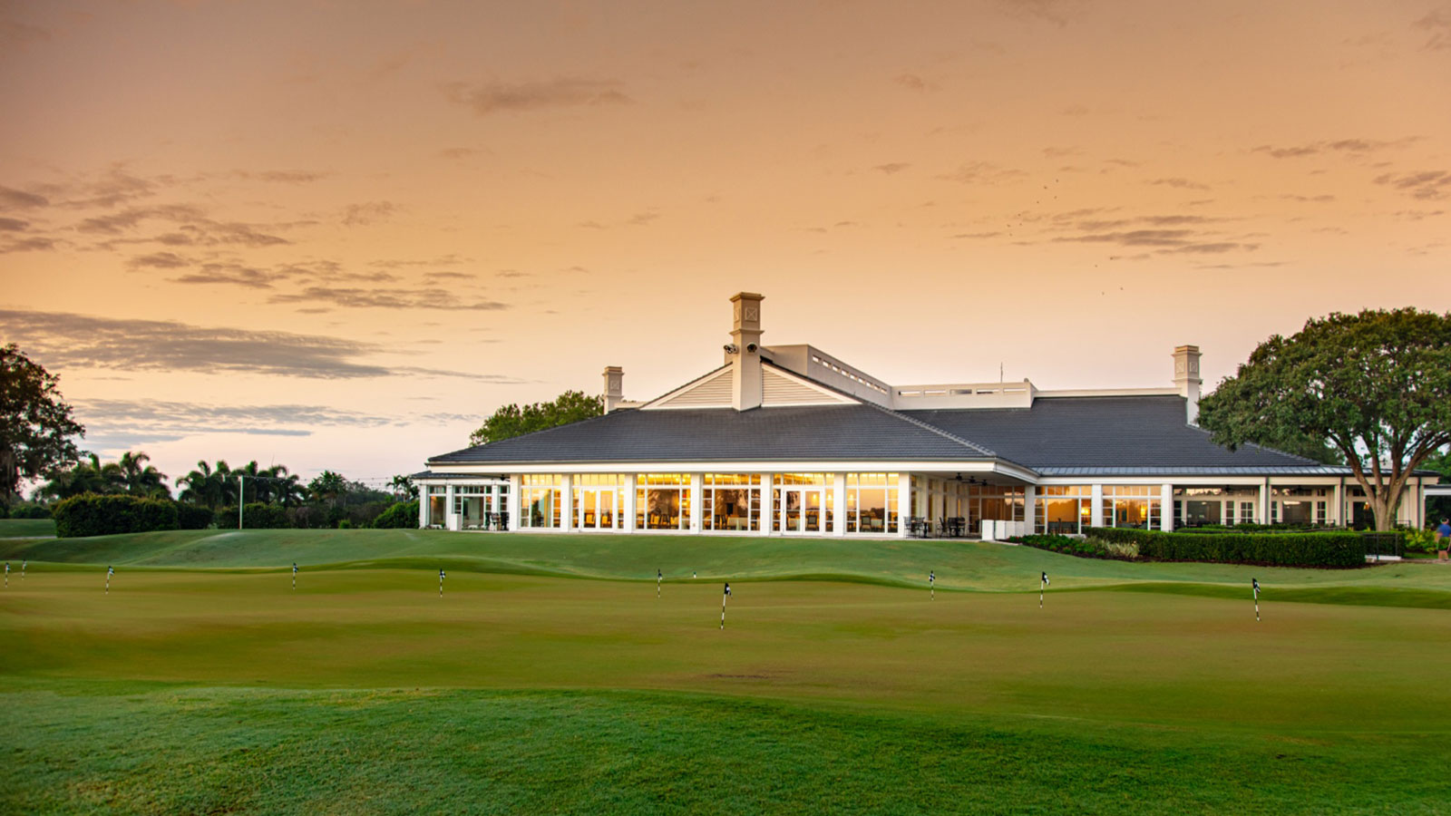 Practice facilities and short-game zones at Laurel Oak